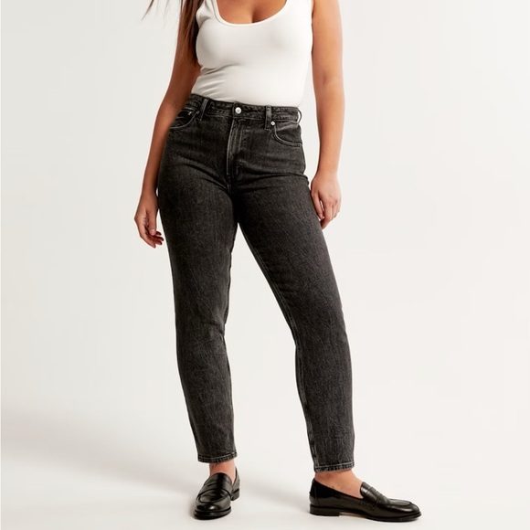Abercrombie & Fitch Curve Love High Rise Mom Jean, plus size 18 - Picture 2 of 5